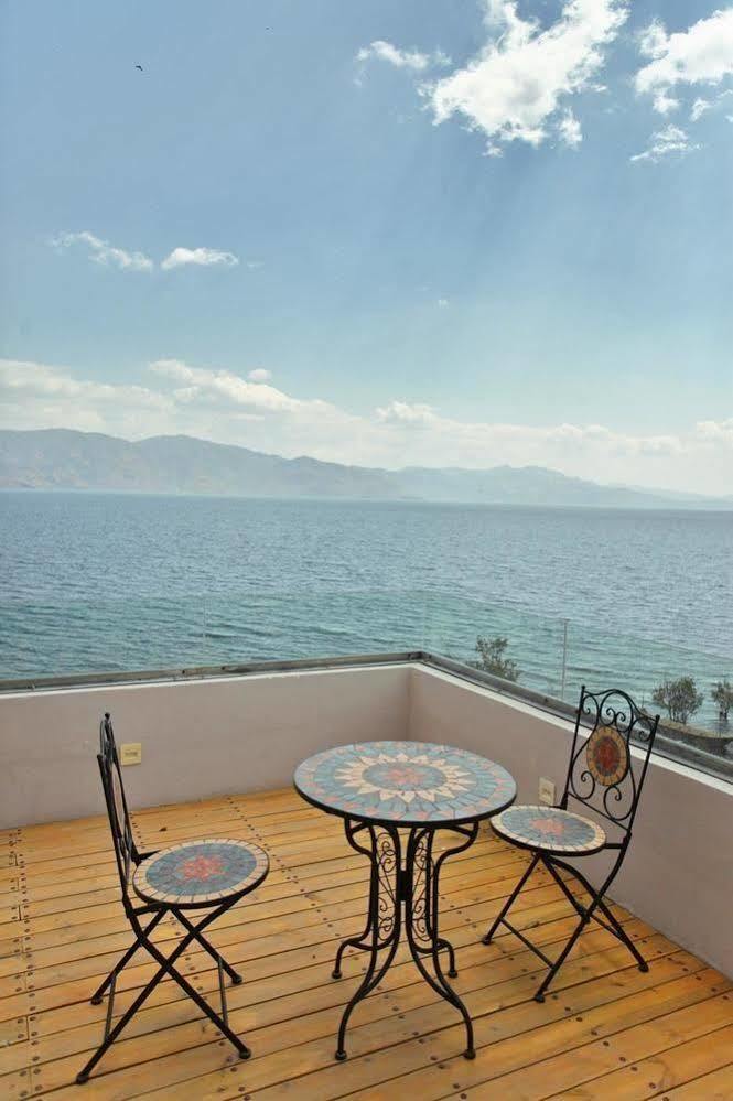 Magpies Habitat Erhai Resort Hotel Dengchuan Екстериор снимка